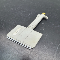 Labsystems Multi Chanel Pipette image 1